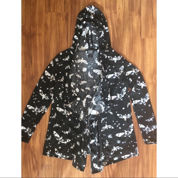 Death moth flyaway hooded cardigan - Picture 3 of 4